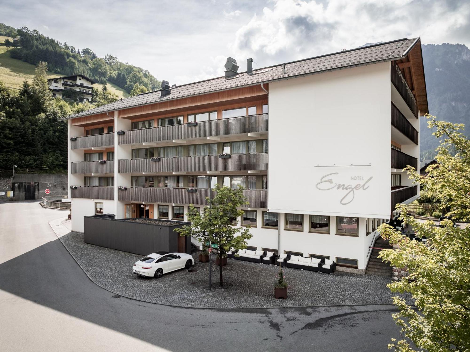 Hotel Engel Mellau Bagian luar foto